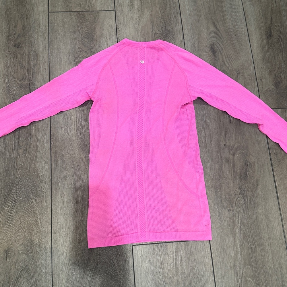 Lulu Lemon Women's Pink Long Sleeve Top